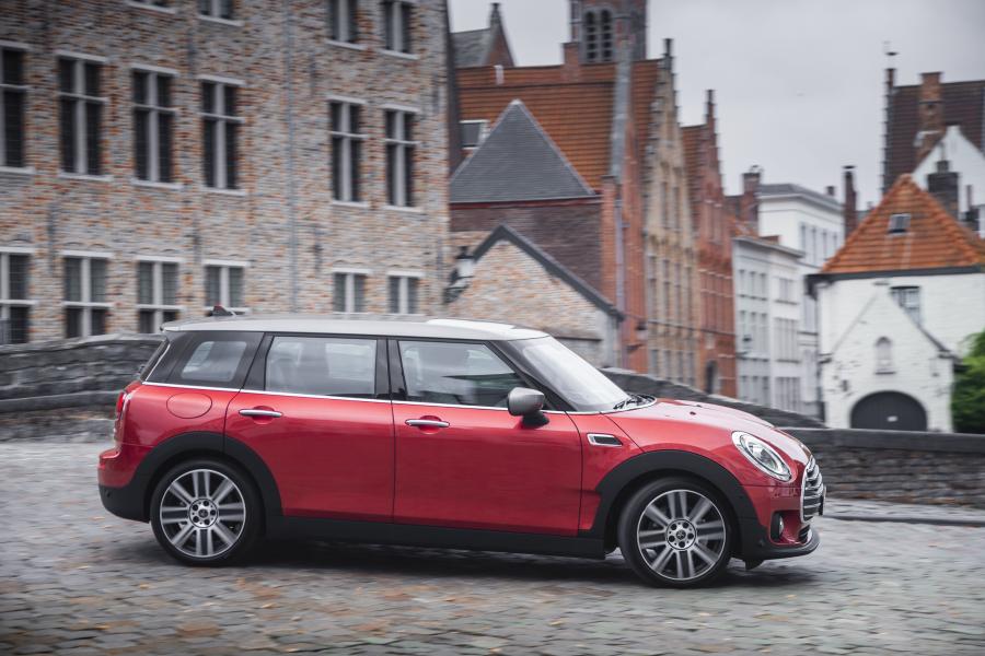  Mini Cooper Clubman (F54) 2019 года  (UK) (фото 26 из 29)